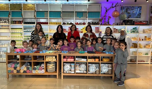 Minik Öğrenciler Sabun Yaptı