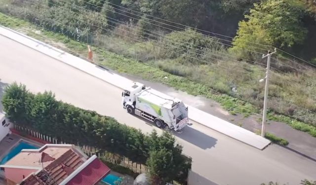 Altınova Belediyesi Araç Filosuna Yeni Çöp Kamyonu Katıldı