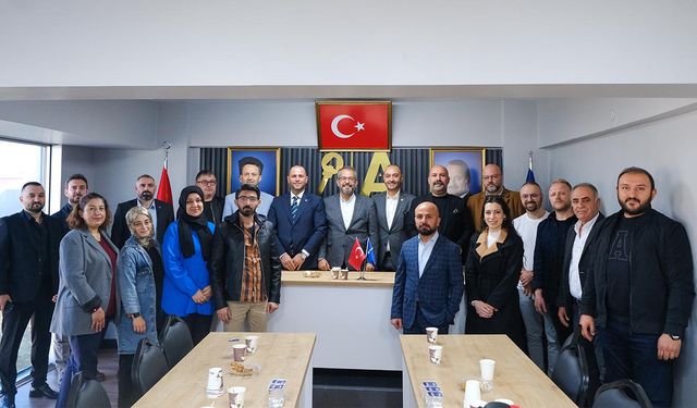 Oktay İlhan’dan Anahtar Parti Yalova İl Başkanlığına Çıkarma
