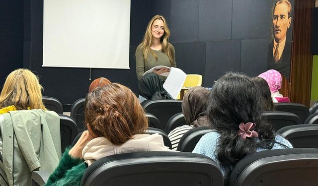Yalova Belediyesi Kadın Tiyatro Ekibiyle Sanat Eğitimlerini Sürdürüyor