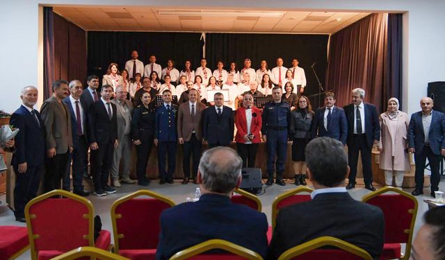 Çiftlikköy’de 24 Kasım Öğretmenler Günü Coşkusu