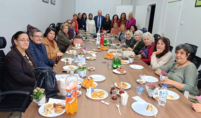 Kent Konseyi Kadın Meclisi’nden Öğretmenler Günü Buluşması