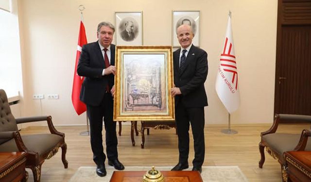 Rektör Bahçekapılı’dan YÖK Çıkarması!