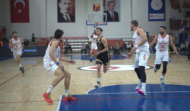 Çayırova Zirvede Tek Kaldı