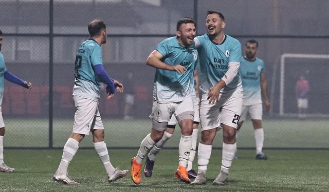 Kapanış Maçında Üniversite Güldü