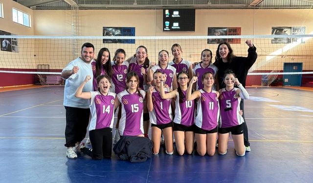 Uğur’un Kızları Yarı Final Biletini Aldı