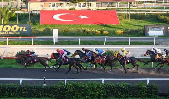 Geleneksel ‘Yürüyen Köşk Koşusu’nun 9’uncusu Gerçekleşti