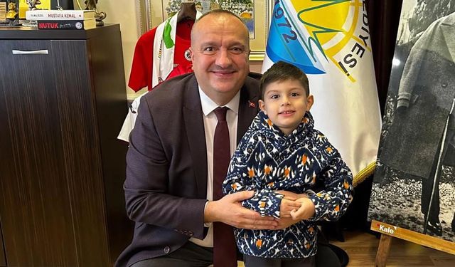 Başkan Avni Kurt, Minik Hemşehrisini Makamında Ağırladı