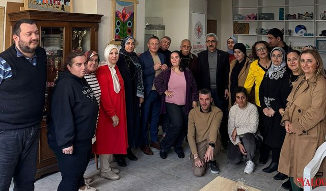 Çiftlikköy Erzurumlular Derneği’nden Türkiye Beyazay Derneği Yalova Şubesi’ne Ziyaret