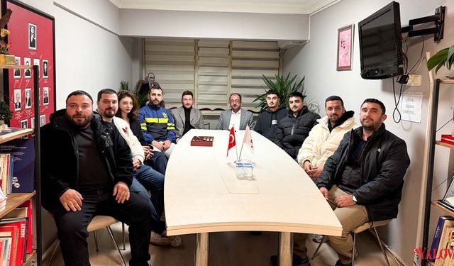 Genç Fenerbahçelilerden CHP çıkarması