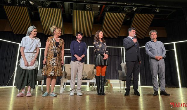 Doktor Bana Bir Çare Oyunu İzleyicileri Kahkahaya Boğdu