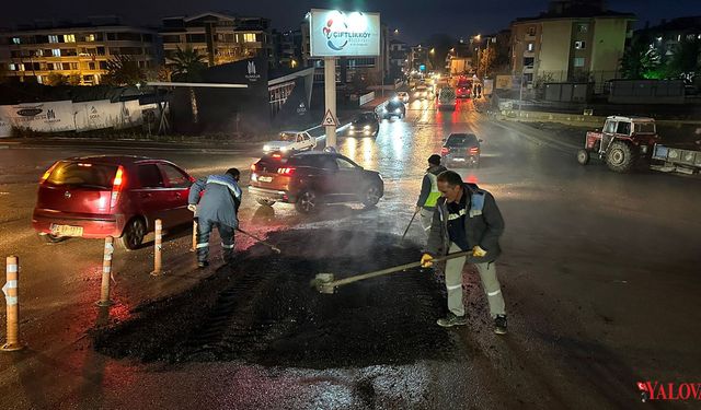 Çiftlikköy’de Fen İşleri Ekibinden Gece Mesaisi
