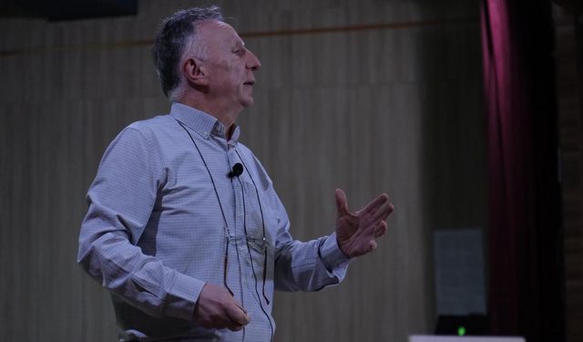 Prof. Dr. Erbay: Türk Kadınına Seçme ve Seçilme Hakkı 95 Sene Önce Verildi