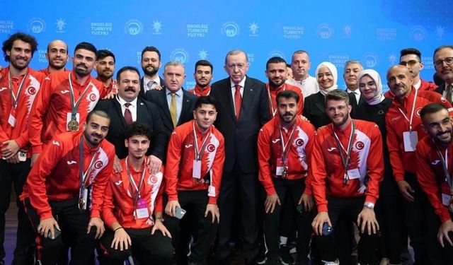 Olimpiyat Şampiyonu Yıldızlarımız Erdoğan’ın Huzuruna Çıktı