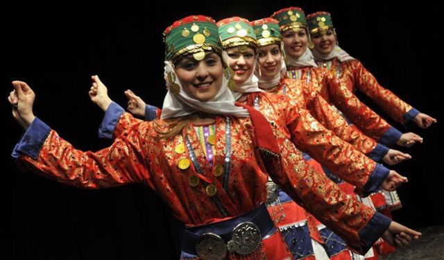 Altınova Belediyesi, Halk Oyunları Kurs Başvurularını Alıyor