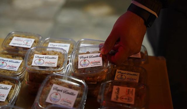 Kadıköy Belediyesi’nden Kandil İkramı