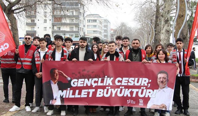 CHP’li Gençlerden Gazipaşa’da Görkemli Yürüyüş