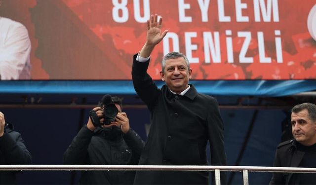 Başkan Özel: "Kapı kapı gezmeye var mısınız?"