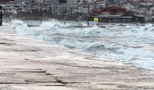 İstanbul’da Lodos Nedeniyle İDO Seferleri İptal Edildi