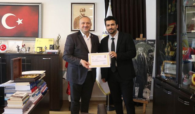 Çınarcık Belediyesi Çalışanlarına Başarı Belgesi