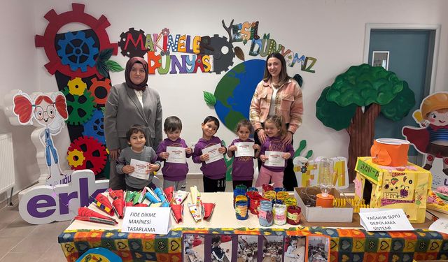 Yalova Uğur Okulları’nda Erken STEM Fuarı Velilerden Yoğun İlgi Gördü