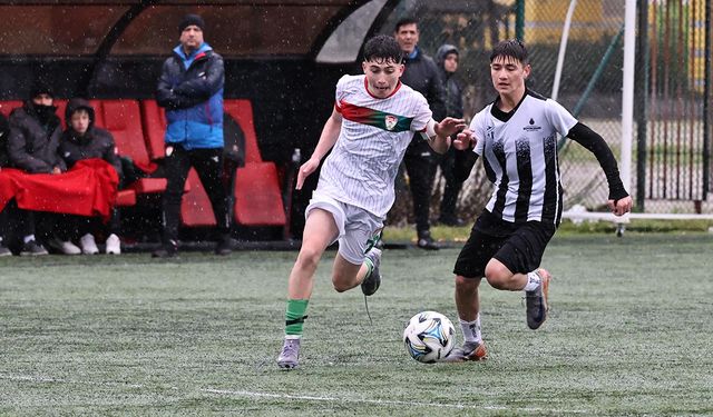 Berkay, Mert ve Denizhan Yalova FK’yı Sırtladı