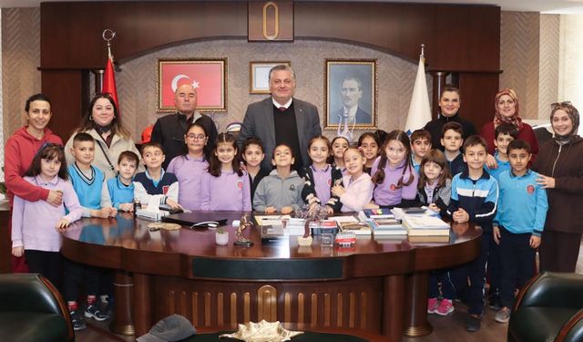 Öğrenciler’den Başkan Gürel’e Ziyaret