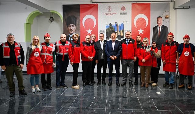 Vali Usta İsmetpaşa’da İftarda