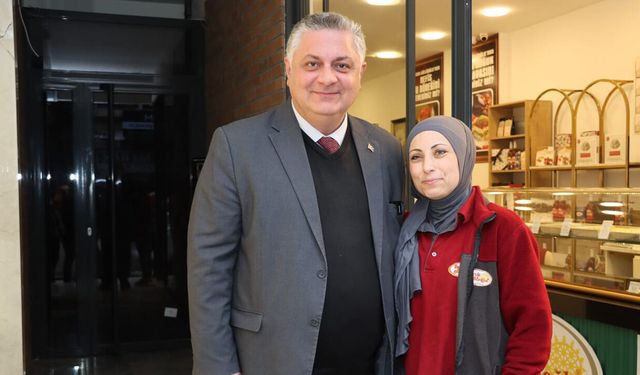 Başkan Gürel İftar Saati Öncesi Esnaf ve Vatandaşlarla Bir Araya Geldi