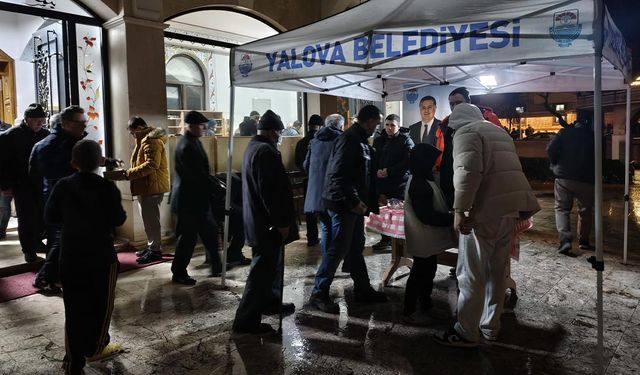 Yalova Belediyesi’nden Berat Kandili’nde Anlamlı İkram