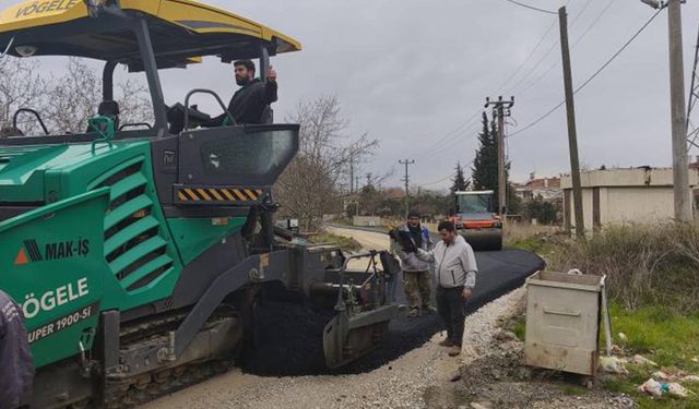 Esenköy’de Kanalizasyon Arıtma Tesisi Yolunda Sıcak Asfalt Çalışması