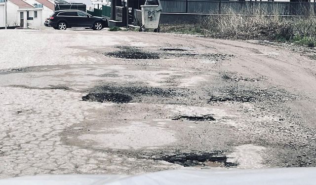 Yalova’da “Kimin Bu Yol?” Çilesi: Doğu Sırtı Caddesi Sahipsiz Kaldı