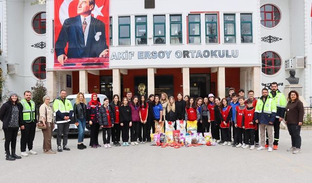 Gençlerin Duyarlılığı Alkış Topladı