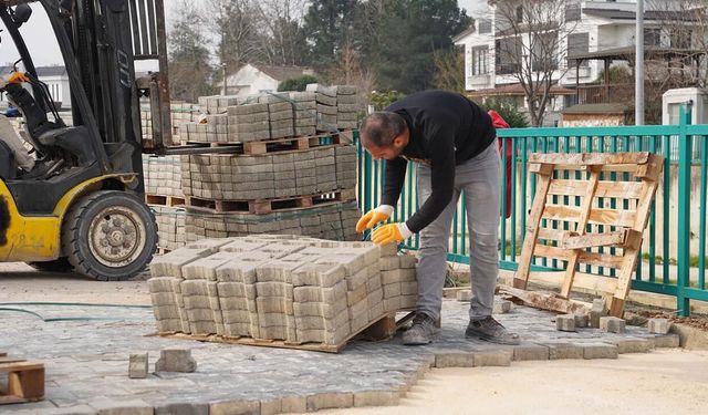 Kadıköy’ün Sokakları Kendi Kilit Taşlarıyla Yenileniyor