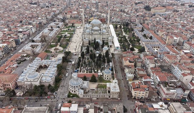Tarihçi İlber Ortaylı’nın Defnedileceği Tarihi Hazirede Hazırlıklar Sürüyor