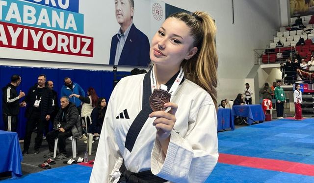 Hilal Gül Kozulu Türkiye Üçüncüsü Oldu