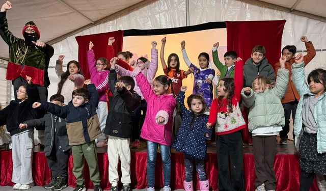 Karagöz İle Hacivat Ramazan Akşamlarına Neşe Katıyor