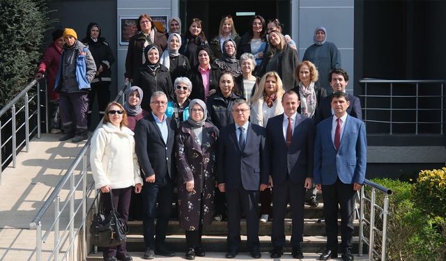 Çiftlikköy’de Dünya Kadınlar Günü Sergisi Sanatseverlerle Buluştu