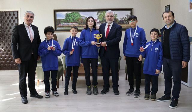 Yalovalı Öğrencilerden Robotik Turnuvasında Büyük Başarı