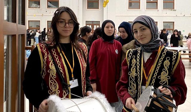 Zehra Ekşinozlugil Anadolu İmam Hatip Lisesi’nde Geleneksel Zeka İftarı Coşkusu