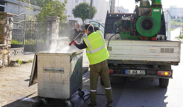 Kadıköy’de Konteynerlere Titiz Dokunuş