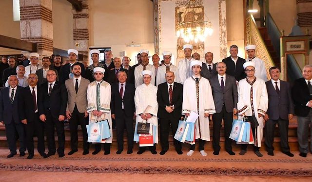 Yalovalı Öğrenciler Balıkesir’de Kürsüde: Genç Hatipler Finalinde Büyük Buluşma