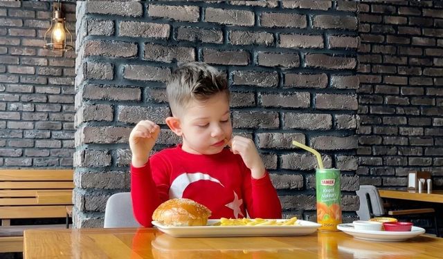 Çiftlikköy Belediyesi Sosyal Tesisleri'nde Çocuklara 23 Nisan Sürprizi