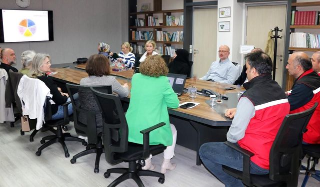 Sermayecik’te Yaban Mersini Üreticilerine İyi Tarım Eğitimi Verildi