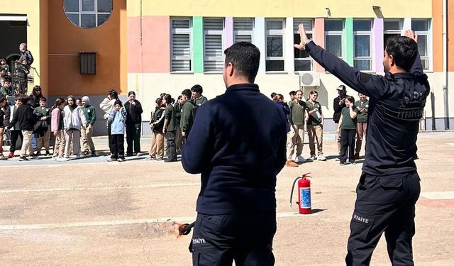 Yalova İtfaiyesi’nden Geleceğin Nesillerine Yangın Eğitimi