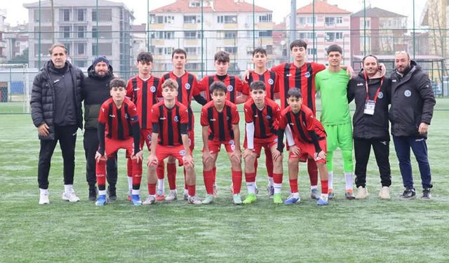 Çiftlikköy Minikleri Sezona Rüzgar Gibi Başladı