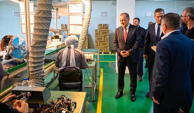 Vali Usta’dan Kadın Emekçilere 1 Mayıs Jesti