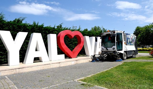 Yalova’da Bayram Öncesi Yeşil Alanlarda Yoğun Mesai