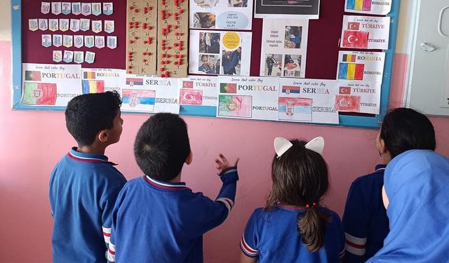 Yalovalı Minik Öğrencilerden Örnek Davranış: İşaret Dili ve Alfabesini Öğrendiler