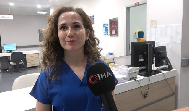 Sıdıka Hemşire 25 Yıldır Hastalarına Şefkatle Yaklaşıyor